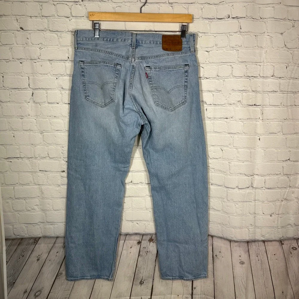 Levis 501 93 Straight Leg Jeans Mens 34x30 Light Wash Blue Denim Button Fly